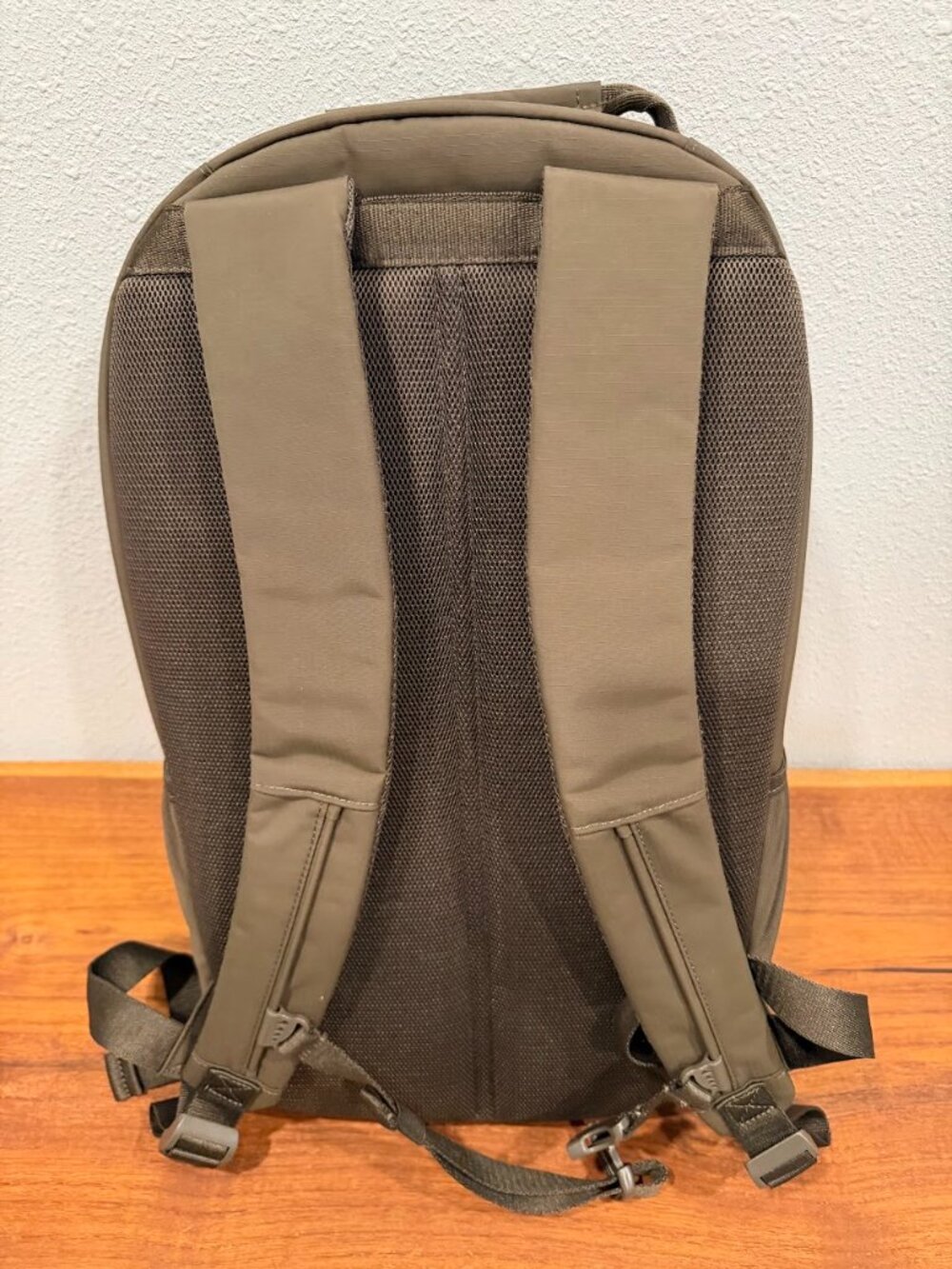 Uniqlo Utility Backpack - Picture 2 of 3